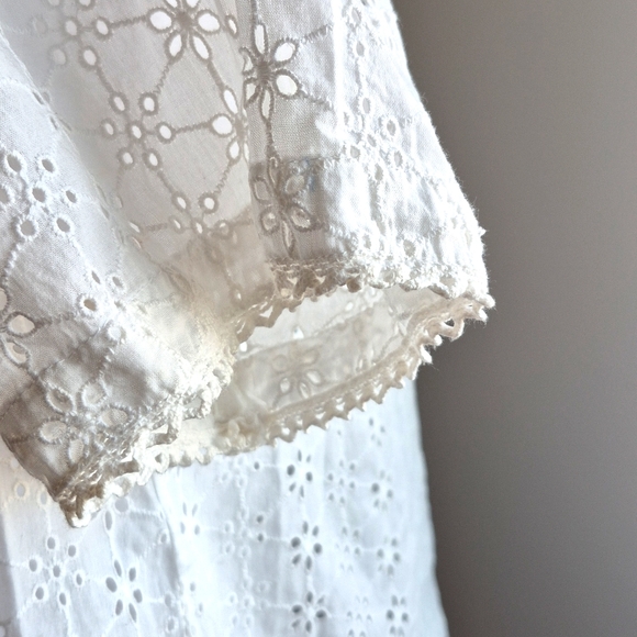 Label by Ritu Kumar White Eyelet Cropped Blouse Size 2 - Picture 5 of 6